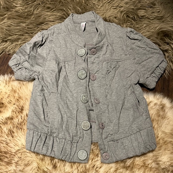 Adorable pink Martini size medium  100% cotton gray button tshirt. - Picture 1 of 6